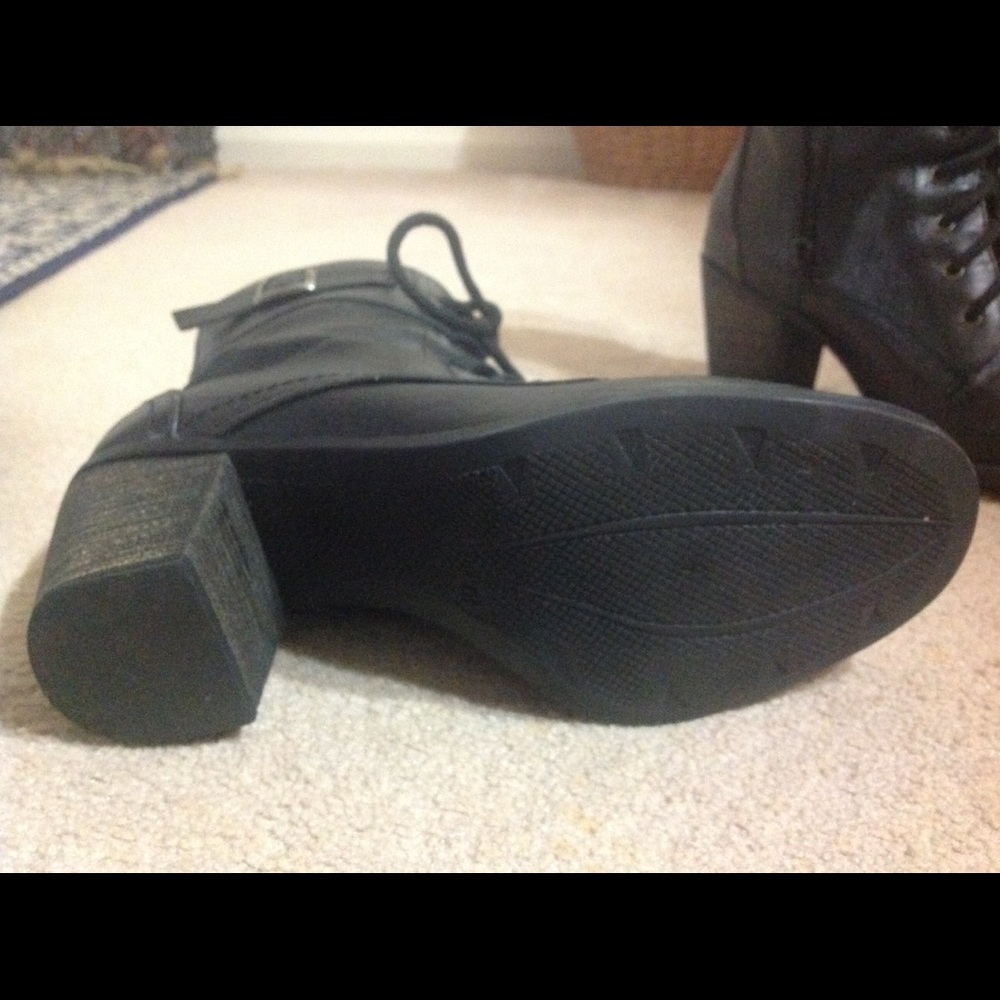 Short boots - Picture 2 of 4
